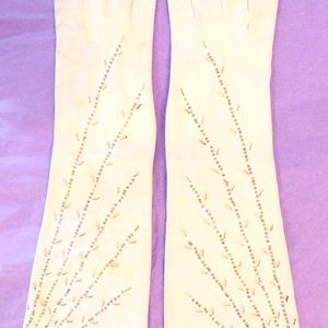Beaded off-White Suede Vintage Leather gloves